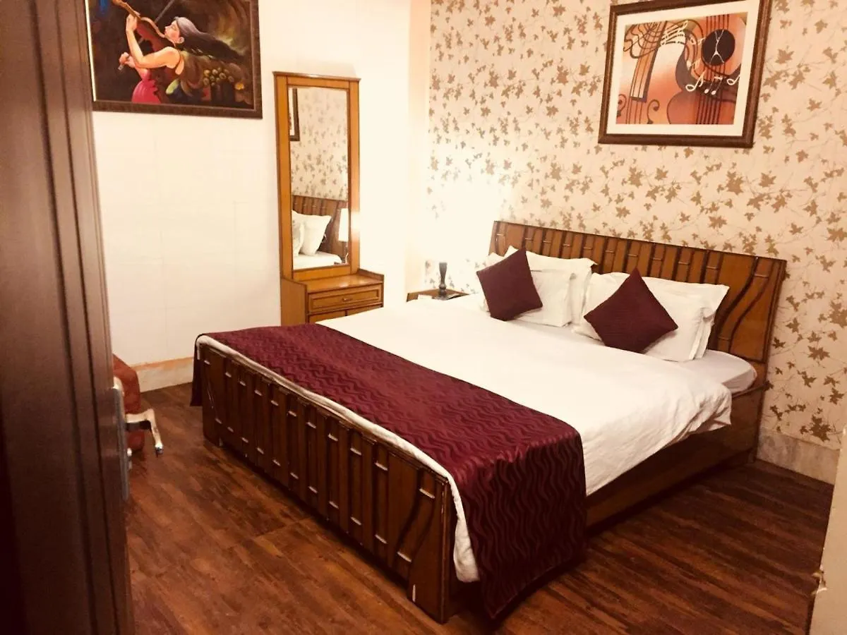 ***  Hotel Meenakshi Udaipur - Family Preffered Hotel India